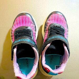 Sketchers girls shoes